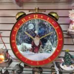 Adorno Navideño Tipo Reloj Gigante con Santa y Efecto Nieve