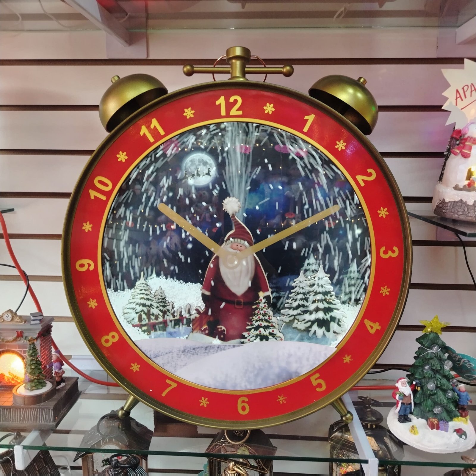 IMG-20251129-WA0087 Adorno Navideño Tipo Reloj Gigante con Santa y Efecto Nieve - Imagen 1