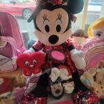 Peluche Grande de Minnie Mouse con Vestido Brillante y Corazón
