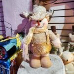 Muñeco de Nieve Decorativo Beige con Sombrero y Tirantes Dorados