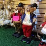 Oso Decorativo Navideño de Pie con Luz y Escena de Nieve