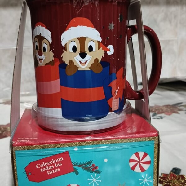 Taza navideña Disney de Chip y Dale | Diseño festivo coleccionable